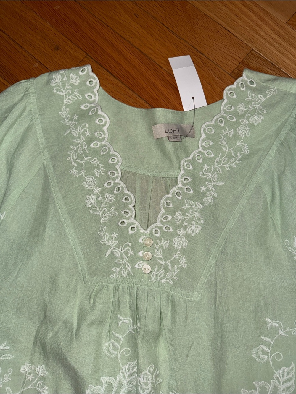 LOFT NWT❗️Mint Green Embroidered Lace-Trim Blouse - Picture 5 of 8